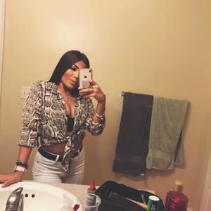 Meet your Posher, Gabriela alexandria